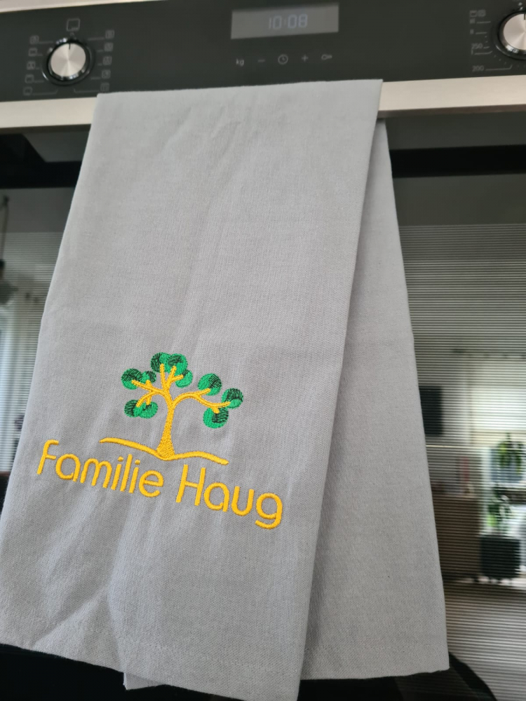 Geschirrtuch aus Bio-Baumwolle 50x70 mit Namen/ Motiv bestickt